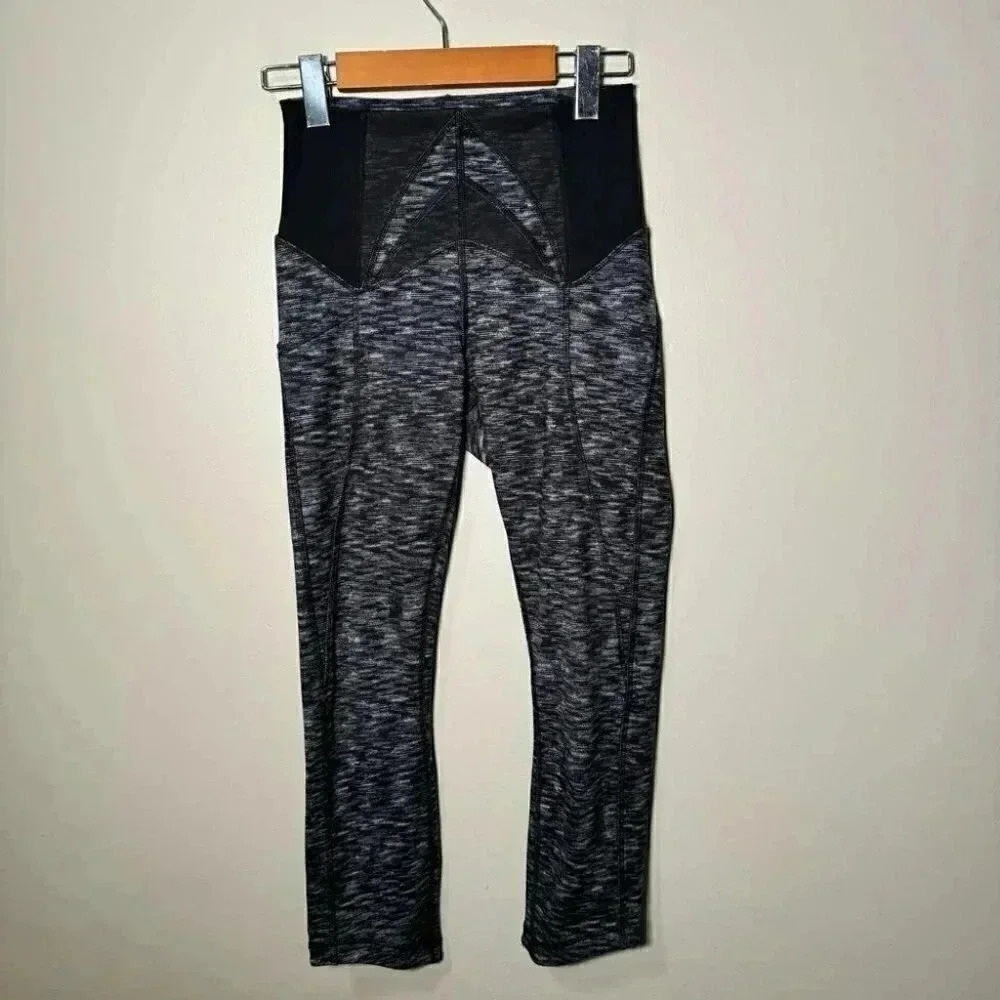 Lululemon Exquisite Crop Dramatic Static White Bl… - image 5